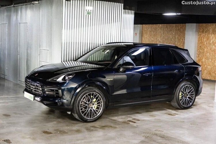 Azul Usado 2023 Porsche Cayenne SUV | € 108.900 (Bom preço) - Imagem 1/1
