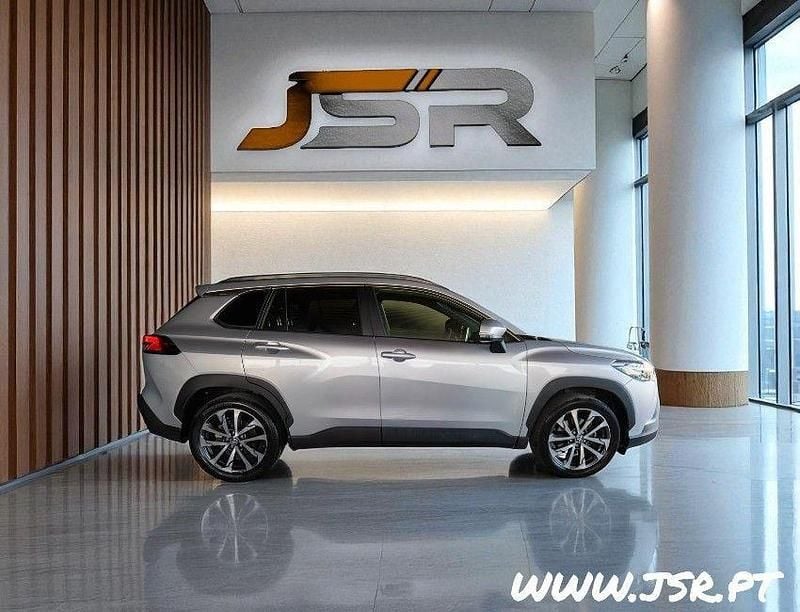 Usado Toyota Corolla Cross Luxury 197 HP (144 kW) 2024 Cinza SUV