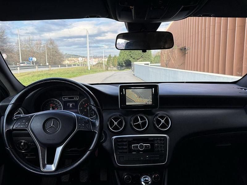 Usado Mercedes A180 Urban 110 HP (80 kW) 2013 Sedan