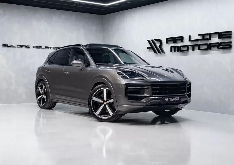 Cinzento Usado 2023 Porsche Cayenne SUV | € 109.950 (Super Preço) - Imagem 1/4