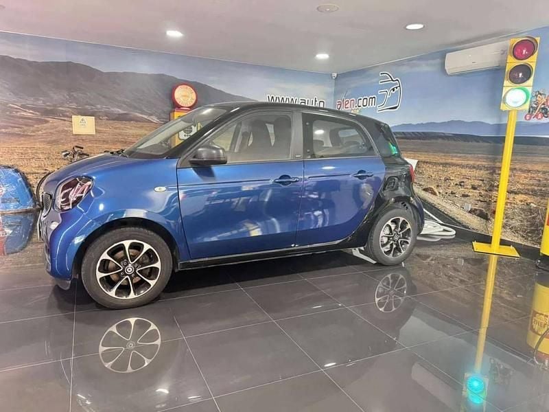 Azul Usado 2017 Smart ForFour Prime Citadino | € 11.990 (Preço justo) - Imagem 1/4