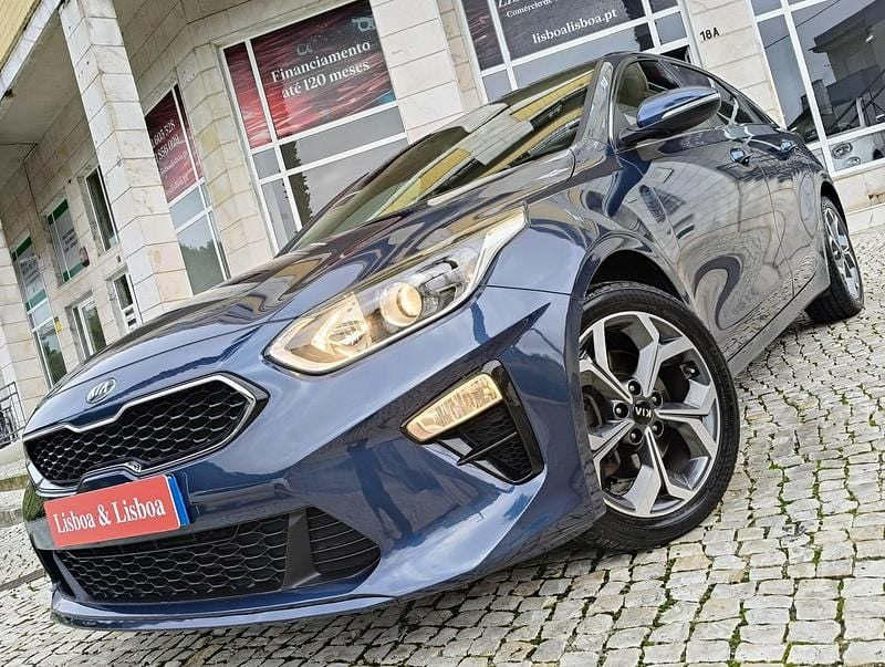Azul Usado 2018 Kia Ceed | € 14.980 (Preço justo) - Imagem 1/4