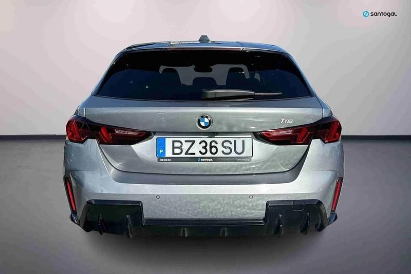 Novo BMW 116 Performance 122 HP (89 kW) 2025 Cinzento Citadino