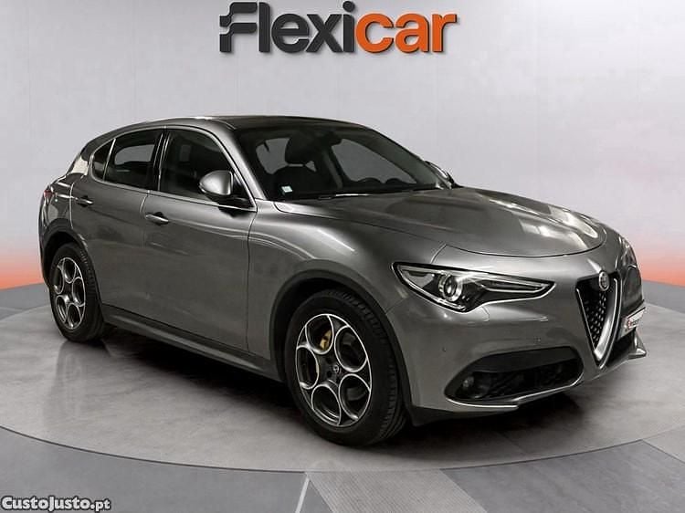 Usado Alfa Romeo Stelvio Super 180 HP (132 kW) 2017 Cinza SUV