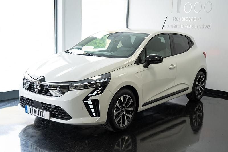 Usado Mitsubishi Colt 101 HP (74 kW) 2025 Branco Citadino