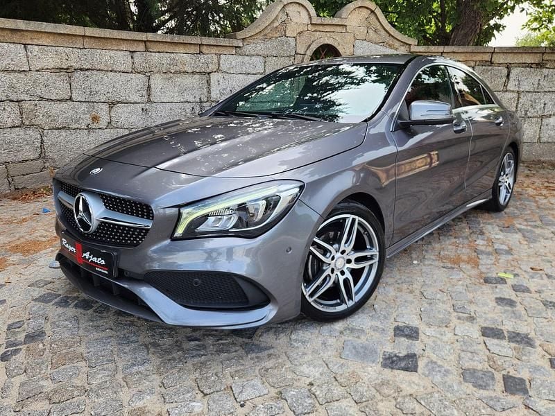 Cinza Usado 2017 Mercedes CLA180 AMG line Sedan | € 23.990 (Caro) - Imagem 1/4