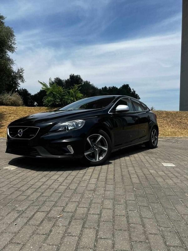 Preto Usado 2014 Volvo V40 Carrinha | € 10.490 (Preço justo) - Imagem 1/4