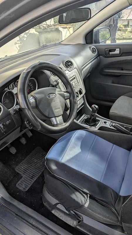 Usado Ford Focus 109 HP (80 kW) 2008 Cinzento Carrinha