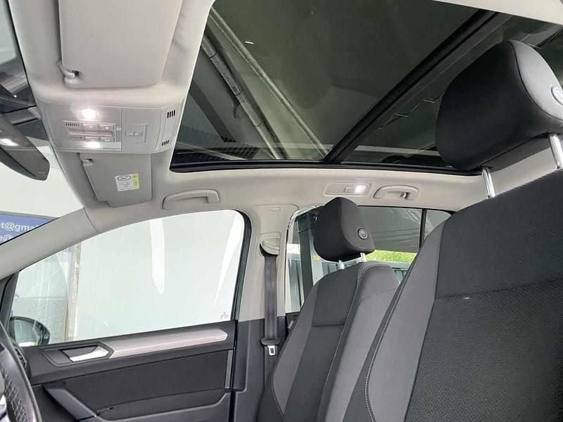 Usado VW Touran Highline 115 HP (84 kW) 2018 Cinzento Monovolume