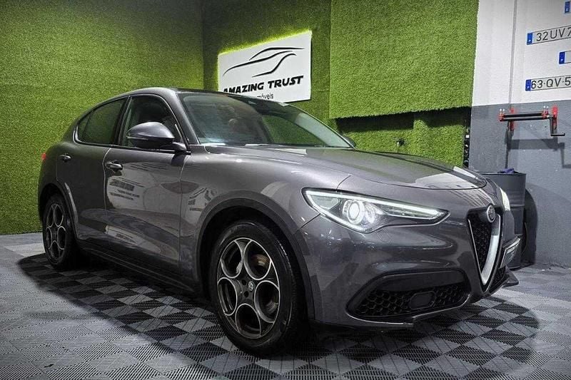 Cinzento Usado 2018 Alfa Romeo Stelvio SUV | € 22.950 (Preço justo) - Imagem 1/4