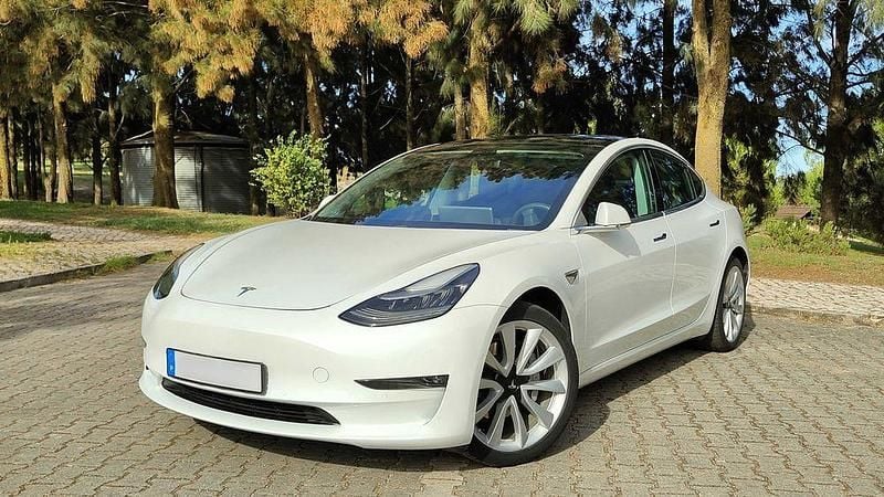Usado 2019 Tesla Model 3 Sedan | € 24.900 (Bom preço) - Imagem 1/4