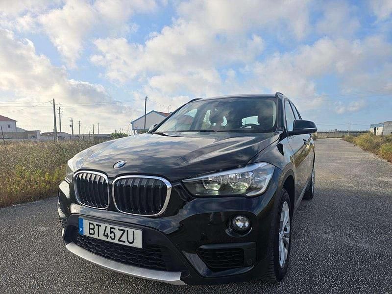 Cinzento Usado 2017 BMW X1 Advantage SUV | € 22.490 (Caro) - Imagem 1/4