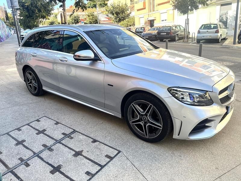 Cinza Usado 2020 Mercedes C300 AMG line Carrinha | € 33.890 (Preço justo) - Imagem 1/4