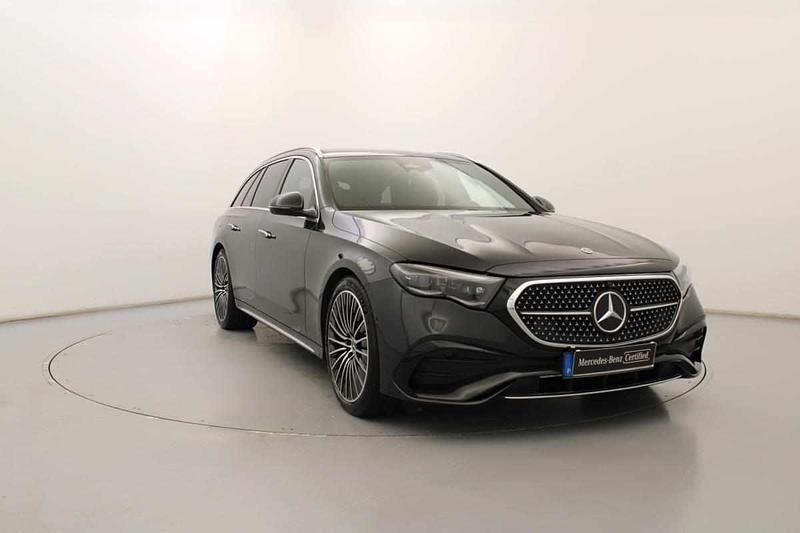 Cinzento Usado 2024 Mercedes E300 Sedan | € 69.990 - Imagem 1/4