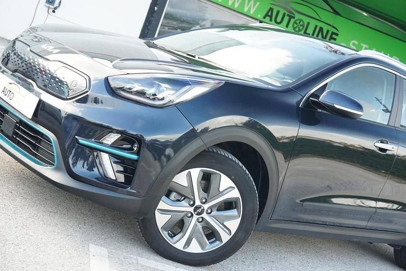 Usado Kia e-Niro 150 kW (204 HP) 2022 Azul SUV