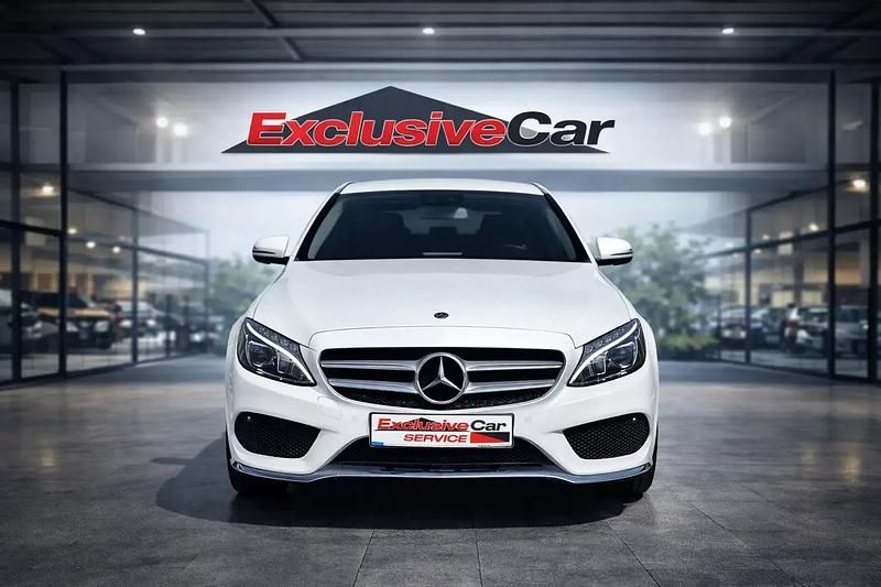 Usado Mercedes C220 AMG line 170 HP (125 kW) 2018 Branco Carrinha
