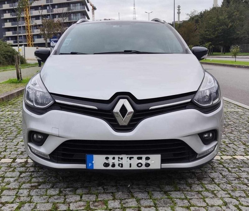 Cinzento Usado 2018 Renault Clio GrandTour Carrinha | € 9.650 (Bom preço) - Imagem 1/4