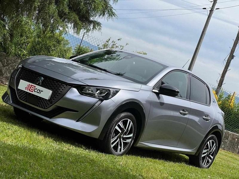 Cinzento Usado 2021 Peugeot e-208 Style Citadino | € 19.500 (Preço justo) - Imagem 1/4