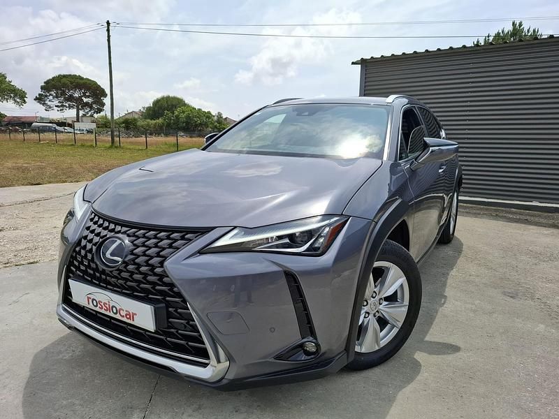 Usado Lexus UX 250h Executive Line 184 HP (135 kW) 2019 Cinza SUV