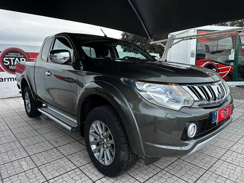 Cinzento Usado 2017 Mitsubishi L200 Pickup | € 22.750 - Imagem 1/4