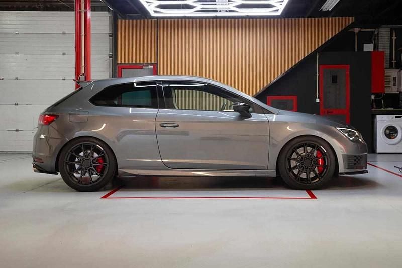 Usado Seat Leon CUPRA 290 HP (213 kW) 2016 Cinzento