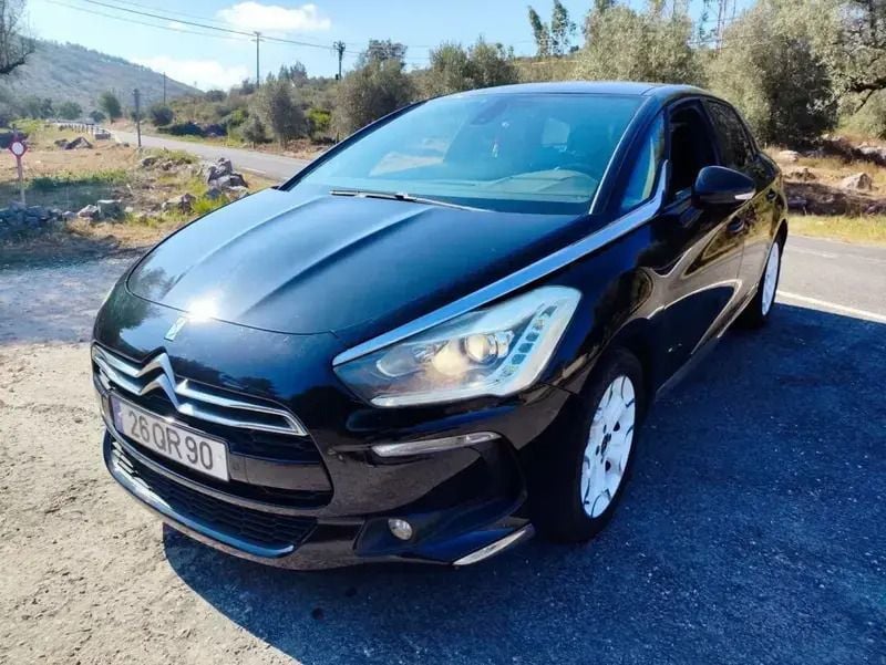 Preto Usado 2013 Citroën DS5 So Chic Citadino | € 9.950 (Bom preço) - Imagem 1/4
