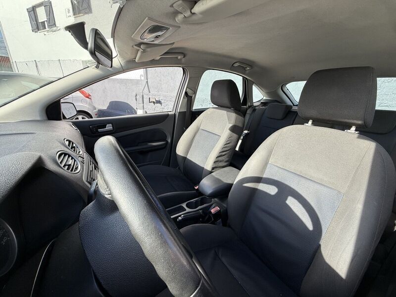 Usado Ford Focus Sport 90 HP (66 kW) 2007 Preto