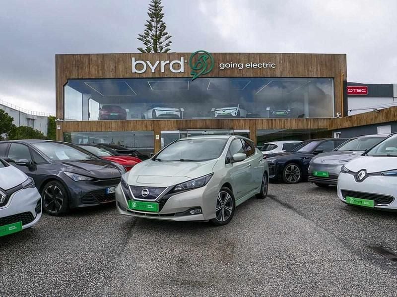 Usado Nissan Leaf N-Connecta 110 kW (150 HP) 2018 Verde Citadino