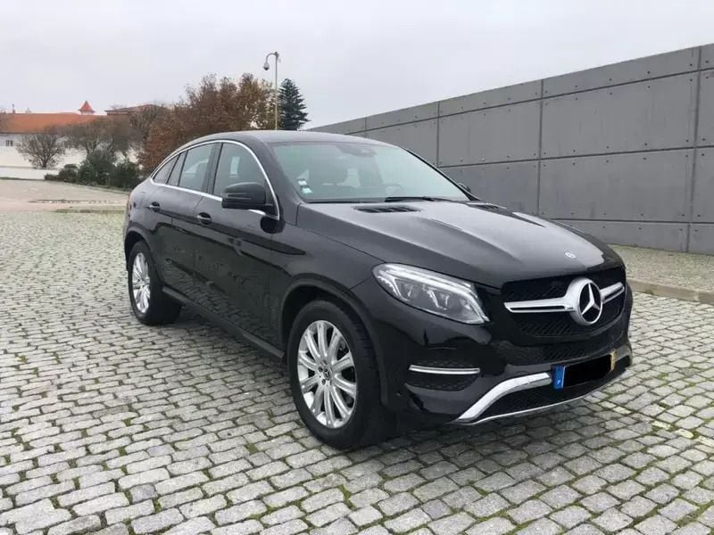 Preto Usado 2018 Mercedes GLE400 SUV | € 53.990 - Imagem 1/4