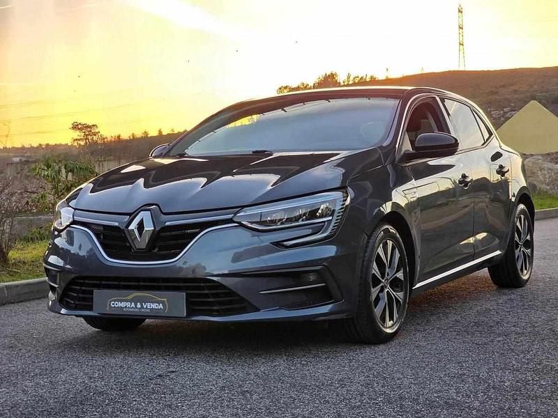 Usado Renault Mégane IV 116 HP (85 kW) 2022 Cinzento Citadino