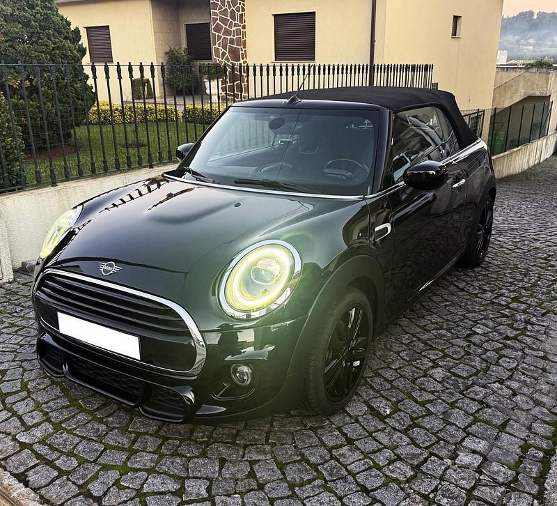 Usado Mini John Cooper Works Cabriolet Premium 136 HP (100 kW) 2021 Preto Cabrios
