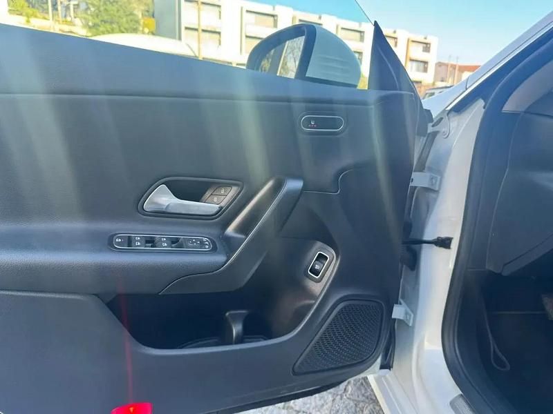 Usado Mercedes CLA180 Shooting Brake Advanced 116 HP (85 kW) 2024 Branco digital Carrinha