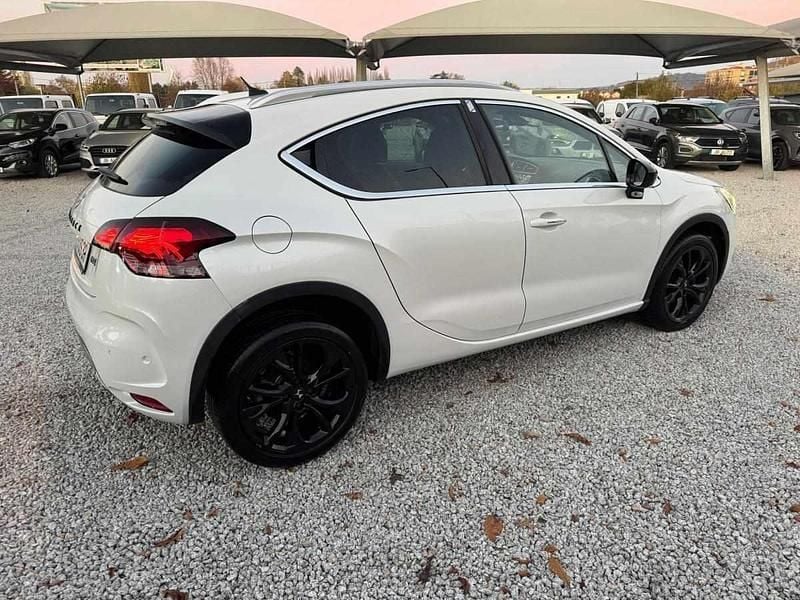 Usado DS Automobiles DS4 So Chic 120 HP (88 kW) 2018 Branco Citadino