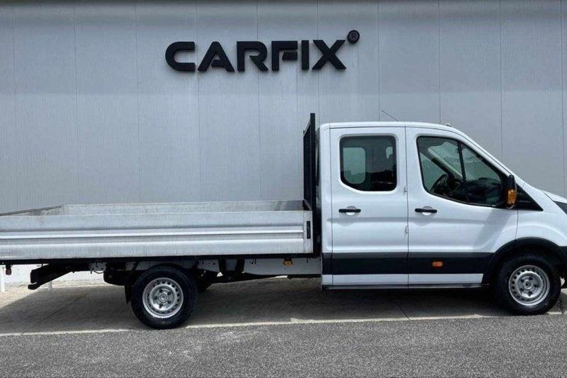 Branco Usado 2017 Ford Transit Monovolume | € 24.999 - Imagem 1/4