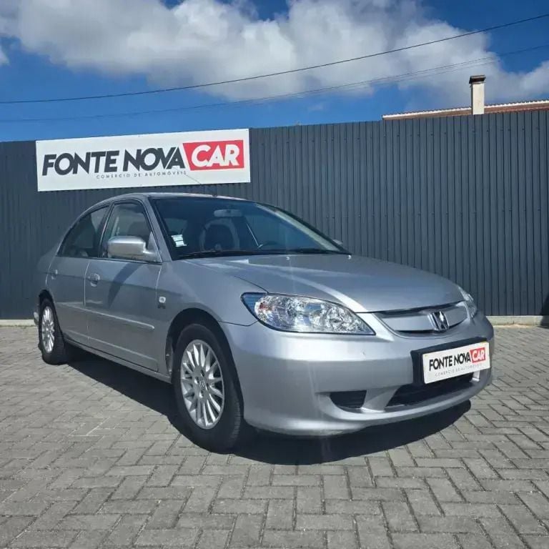 Usado Honda Civic Exclusive 94 HP (69 kW) 2006 Cinza prata Sedan