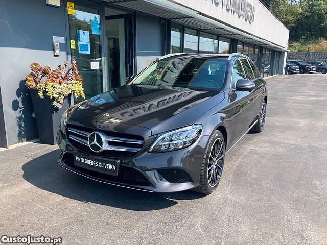 Branco Usado 2020 Mercedes C300e Avantgarde Sedan | € 26.900 (Preço justo) - Imagem 1/1