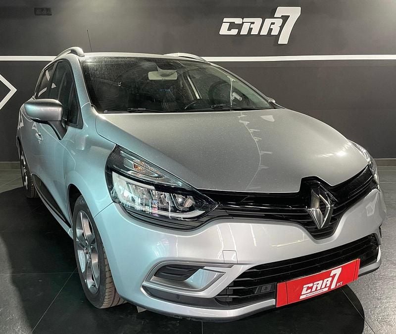 Cinza Usado 2017 Renault Clio GrandTour GT-Line Carrinha | € 9.990 - Imagem 1/4