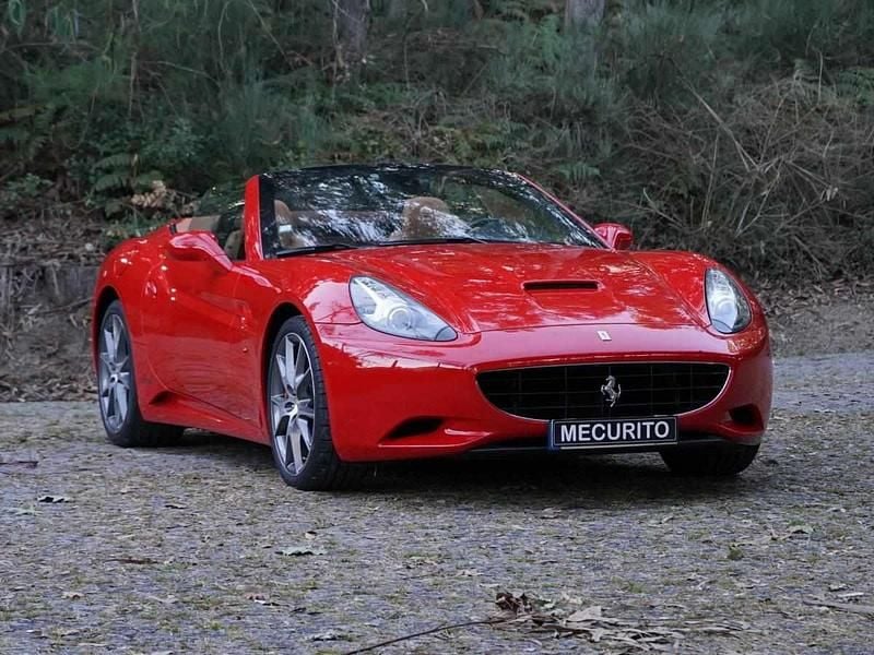 Usado Ferrari California 460 HP (338 kW) 2009 Vermelho Cabrios