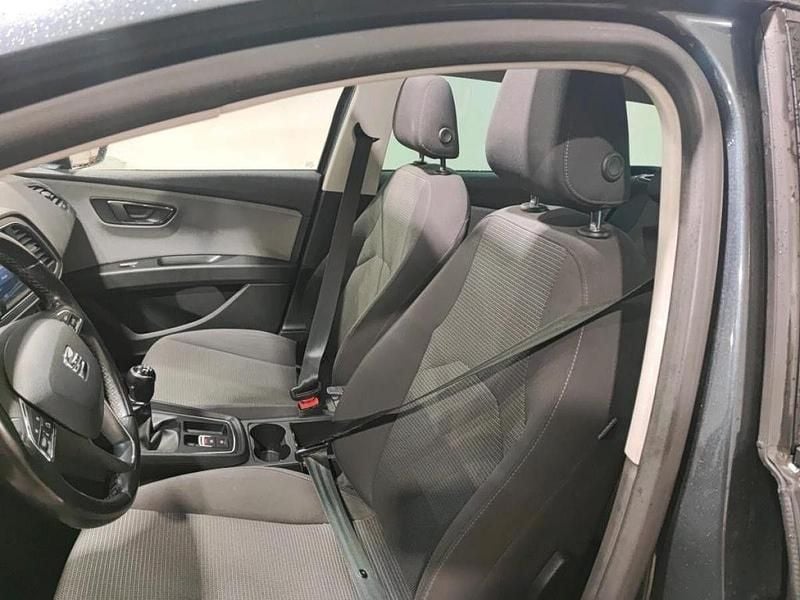 Usado Seat Leon Style 115 HP (84 kW) 2019 Cinza Carrinha