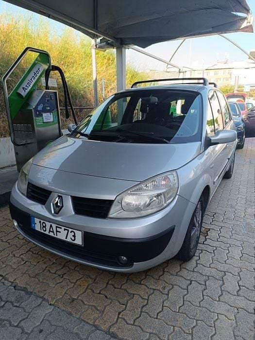 Usado 2005 Renault Scénic II Monovolume | € 3.500 (Preço justo) - Imagem 1/4