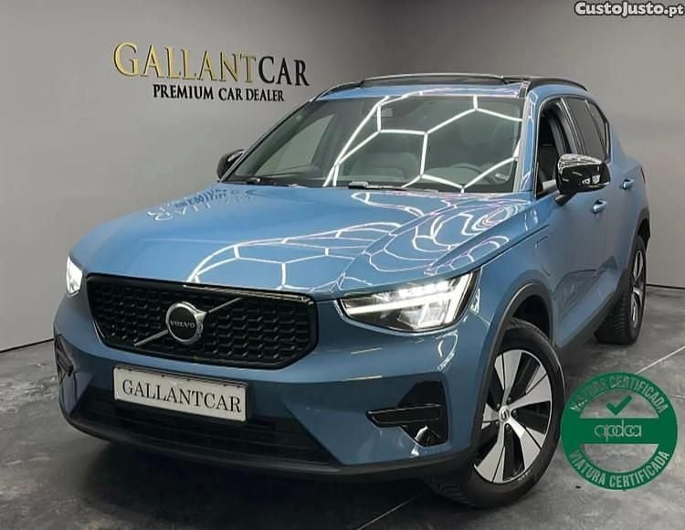 Usado Volvo XC40 Inscription 211 HP (155 kW) 2022 Azul SUV