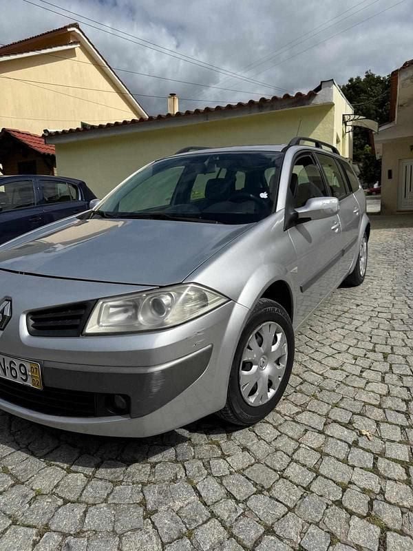 Usado Renault Mégane GrandTour 106 HP (77 kW) 2007 Cinzento Carrinha
