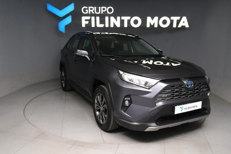 Azul Usado 2023 Toyota RAV4 Hybrid Comfort SUV | € 42.490 (Preço justo) - Imagem 1/1