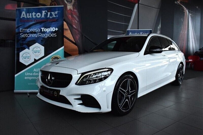 Usado Mercedes C300 AMG line 245 HP (180 kW) 2019 Branco Carrinha