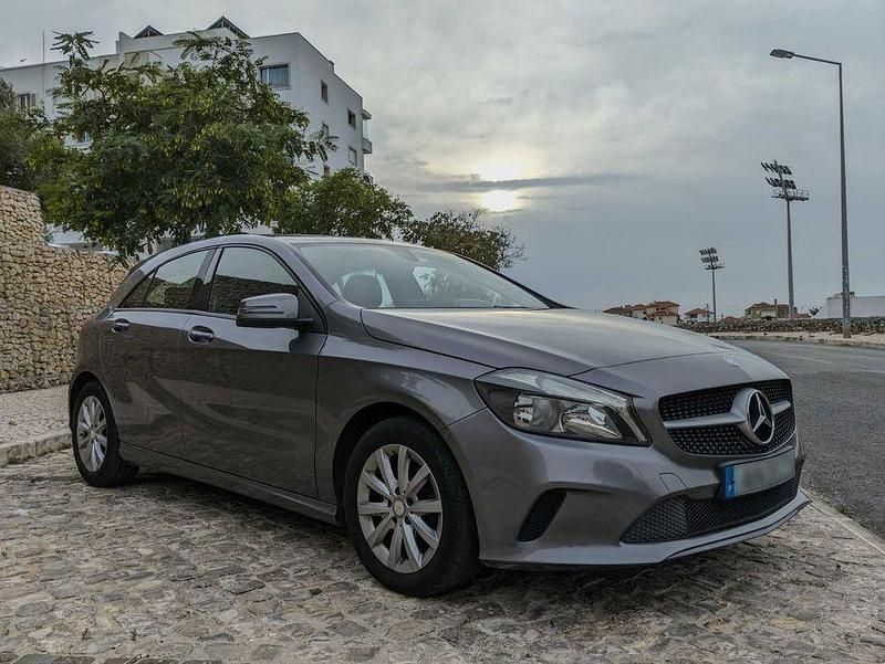 Usado 2015 Mercedes A160 Sedan | € 13.000 (Bom preço) - Imagem 1/4