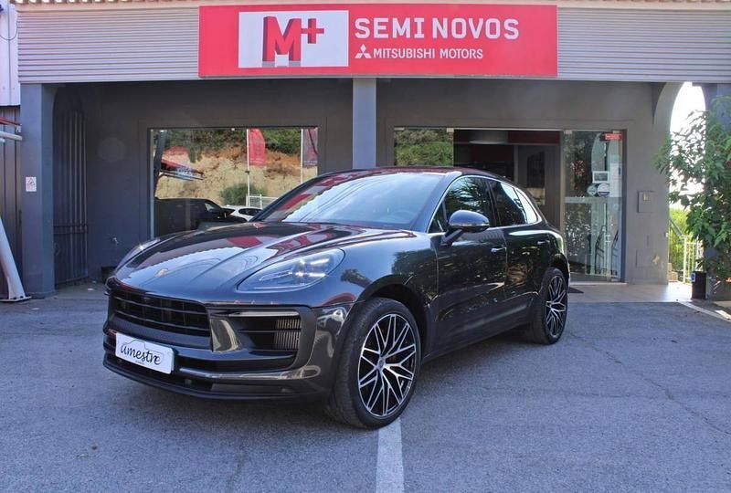 Cinzento Usado 2022 Porsche Macan SUV | € 92.500 - Imagem 1/4