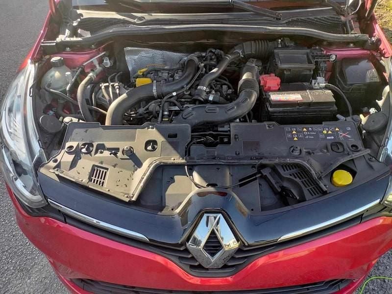 Usado Renault Clio GrandTour 90 HP (66 kW) 2020 Vermelho Carrinha