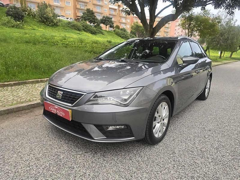 Usado Seat Leon Style 115 HP (84 kW) 2017 Cinza