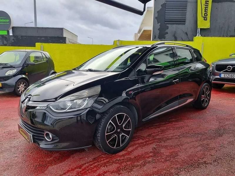 Usado Renault Clio IV 90 HP (66 kW) 2015 Preto Carrinha
