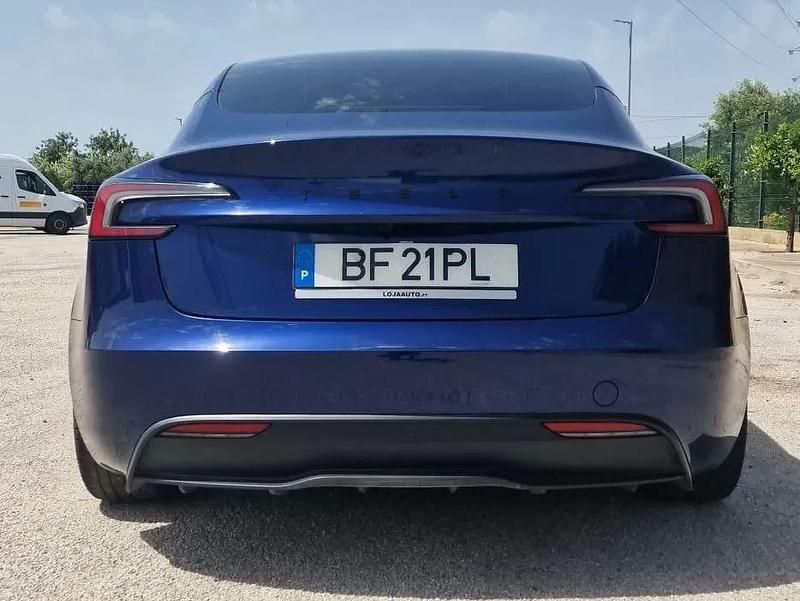 Azul Usado 2023 Tesla Model 3 Sedan | € 45.000 (Preço justo) - Imagem 1/4